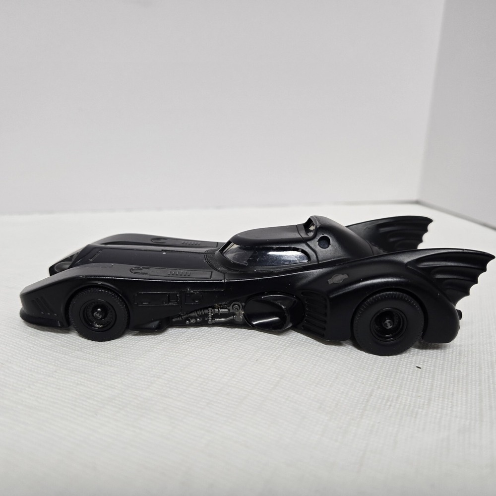 Jada Toys DC Comics 1:32 1989 Batmobile Wind-Up Die-cast Car Batman